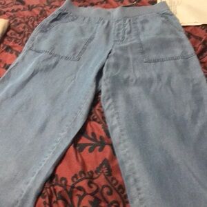 At. Johns Bay capris size PM brand new blue Jean like